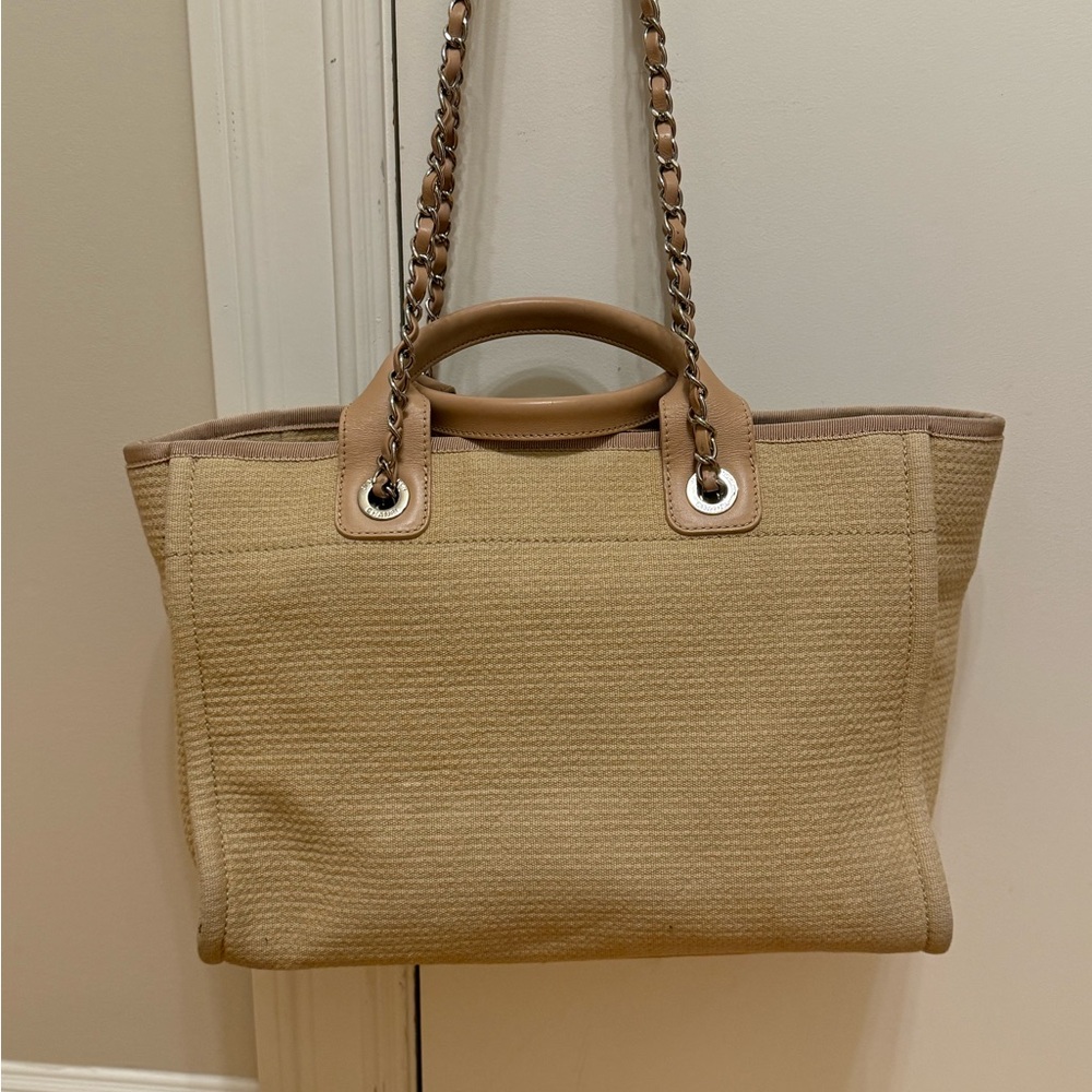 CHANEL Small Deauville Tote in beige - Picture 6 of 16